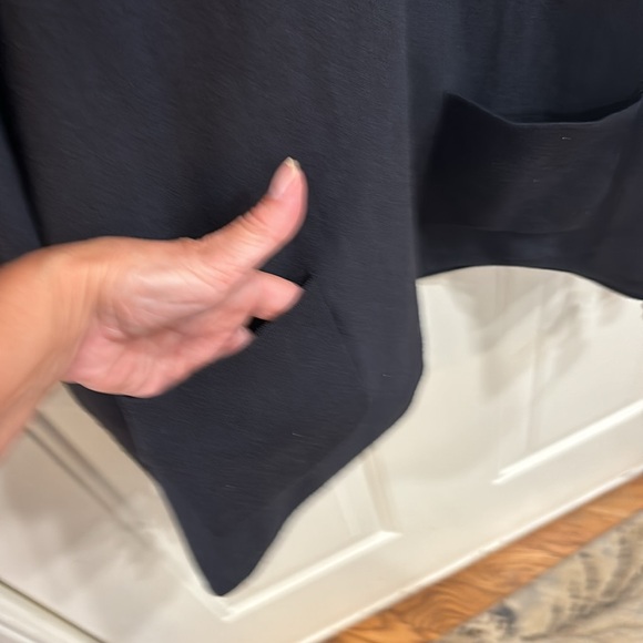 Lilly Pulitzer black pull on sweater in size medium - Picture 2 of 5